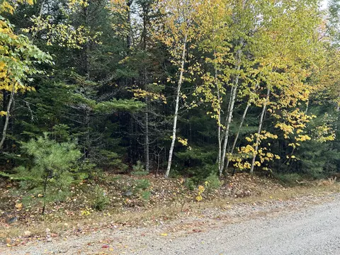 9 Prets Meadow Ln, Blue Hill, ME 04614