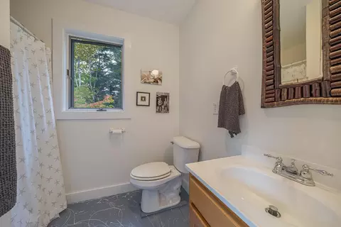 Bath - 436 Flye Point Rd, Brooklin, ME 04616 photo 2 of 2