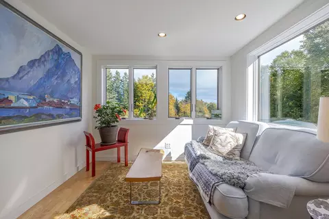 Living - 436 Flye Point Rd, Brooklin, ME 04616 photo 2 of 3