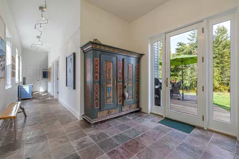 Entry Way - 436 Flye Point Rd, Brooklin, ME 04616 photo 10 of 11