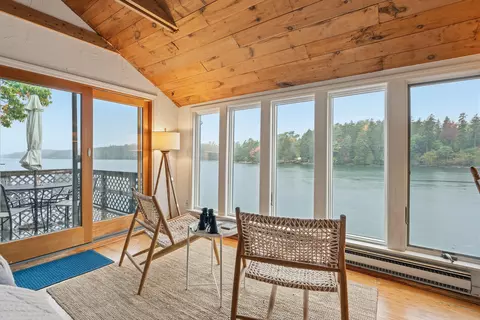 24 Seal Ledge Ln, Harpswell, ME 04079