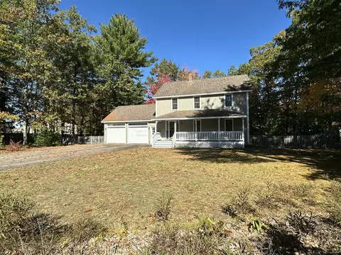 8 Spruce Ln, Wells, ME 04090