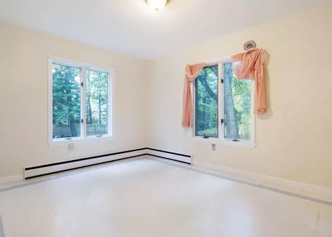 Bedroom - 10 Durham Rd, Freeport, ME 04032 photo 1 of 12