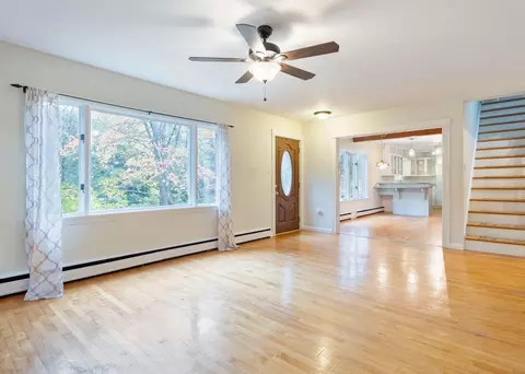 Living - 10 Durham Rd, Freeport, ME 04032 photo 5 of 7