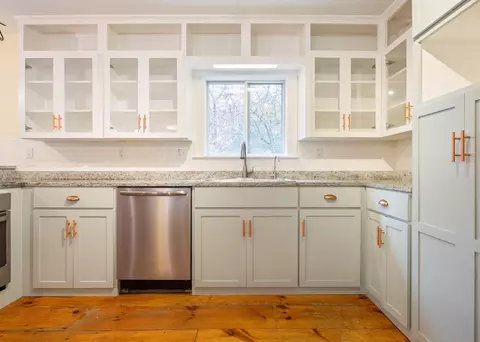 Kitchen - 10 Durham Rd, Freeport, ME 04032 photo 5 of 9
