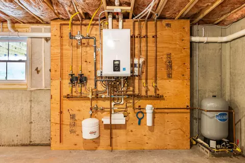 Entry Way - 1106 Meadow Rd, Casco, ME 04015 photo 5 of 6