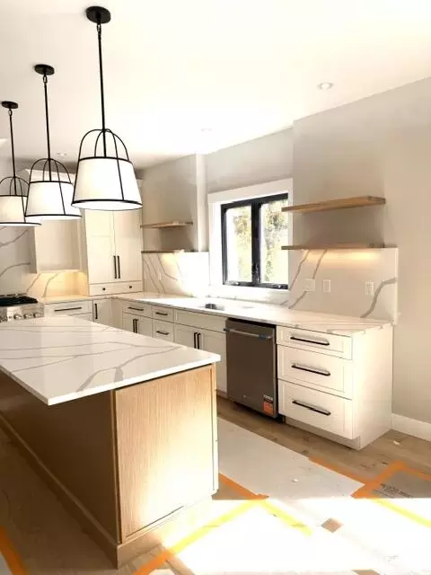 Kitchen - 10 Flintlock Dr, Windham, ME 04062 photo 2 of 5
