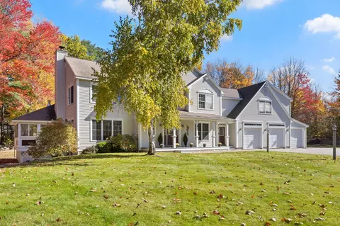 4 Divot Dr, Gray, ME 04039