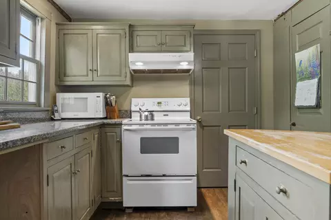 Kitchen - 4 Taylor Loop, Limington, ME 04049 photo 4 of 6