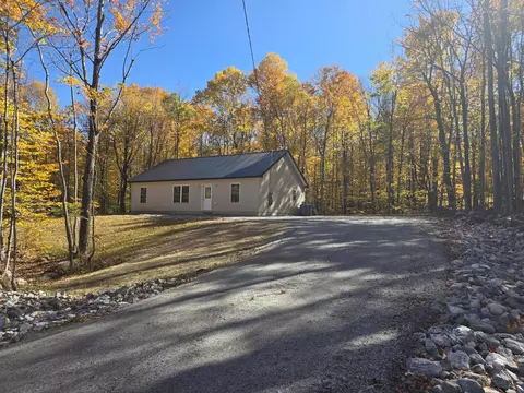 620 Streaked Mountain Rd, Buckfield, ME 04220