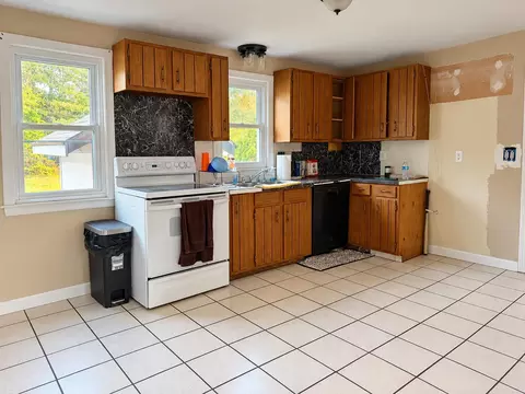 Kitchen - 967 River Rd, Windham, ME 04062 photo 1 of 2