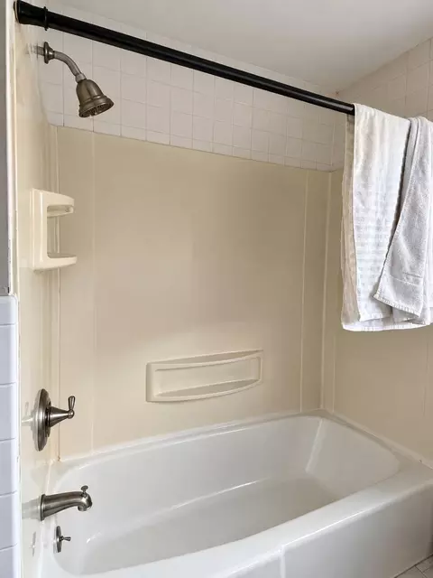 Bath - 967 River Rd, Windham, ME 04062 photo 2 of 3