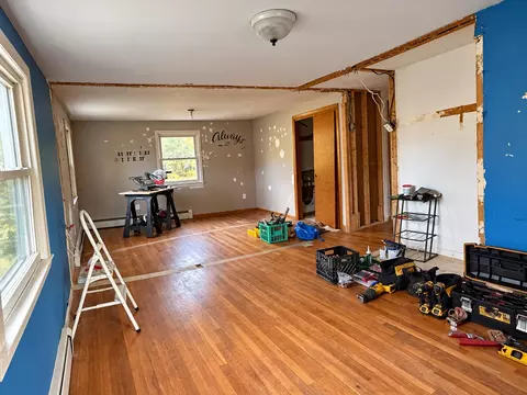 Living - 967 River Rd, Windham, ME 04062 photo 4 of 4