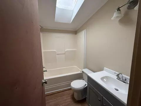 Bath - 10 Taryn Dr, Dresden, ME 04342 photo 3 of 3