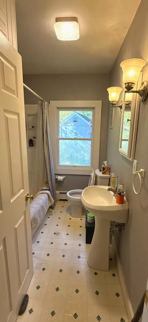 Bath - 84 Varney Mill Rd, Windham, ME 04062 photo 1 of 1