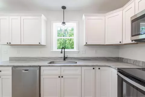 Kitchen - 14 Grandview Dr, Limerick, ME 04048 photo 3 of 5