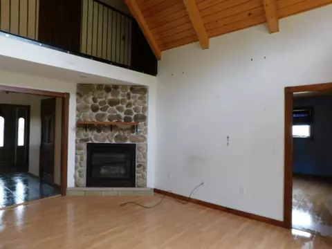 Living - 111 W Corinth Rd, Corinth, ME 04427 photo 4 of 7