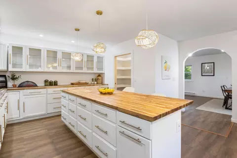 Kitchen - 10 Old Orchard Rd, Gorham, ME 04038 photo 7 of 8