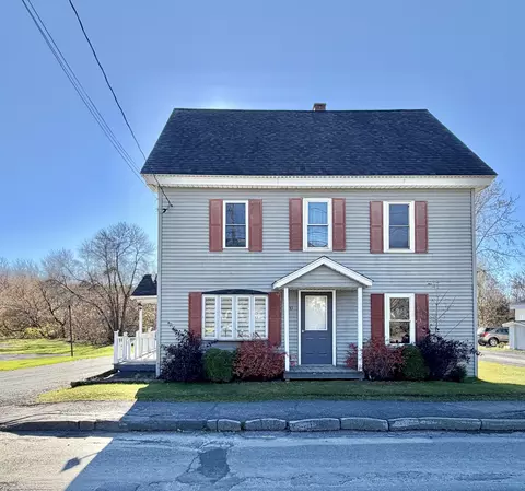 35 Market St, Fort Kent, ME 04743