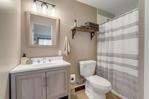 Bath - 8 Forbes Ln, Windham, ME 04062 photo 3 of 4