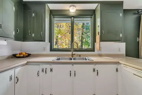 Kitchen - 8 Forbes Ln, Windham, ME 04062 photo 4 of 5