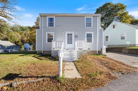 1 Halstead St, Kittery, ME 03904