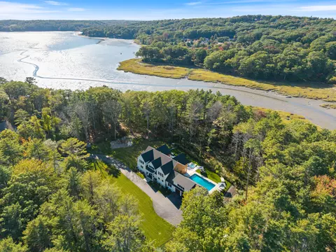 171 High Winds Dr, Yarmouth, ME 04096