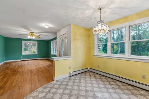 Living - 70 Glenview Rd, Freeport, ME 04032 photo 1 of 4
