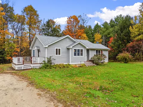 Exterior - 70 Glenview Rd, Freeport, ME 04032 photo 2 of 5