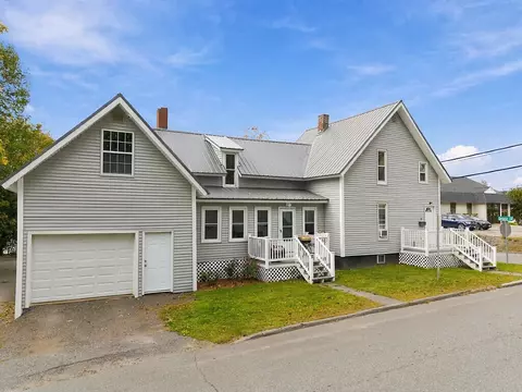 Exterior - 12 Middle St, Augusta, ME 04330 photo 2 of 13