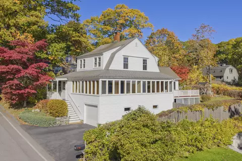 18 Town Landing Rd, Falmouth, ME 04105