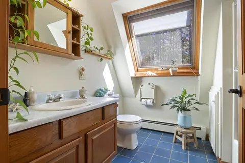 Bath - 42 Buttonwood Dr, Berwick, ME 03901 photo 3 of 4