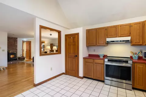 Kitchen - 42 Buttonwood Dr, Berwick, ME 03901 photo 4 of 4