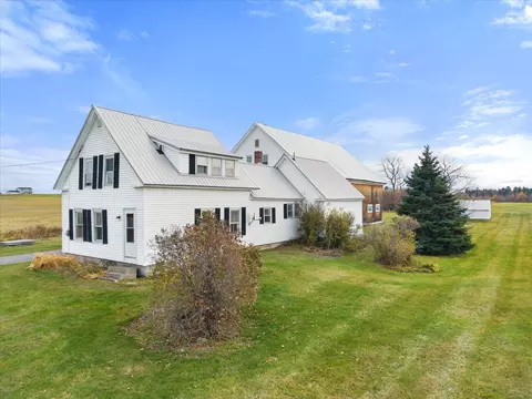 Exterior - 988 Fuller Rd, Hermon, ME 04401 photo 2 of 7