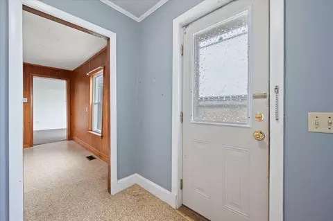 Entry Way - 988 Fuller Rd, Hermon, ME 04401 photo 1 of 3