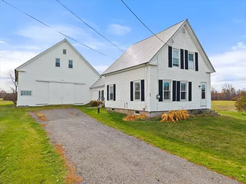 Exterior - 988 Fuller Rd, Hermon, ME 04401 photo 3 of 7