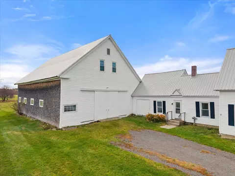 Exterior - 988 Fuller Rd, Hermon, ME 04401 photo 4 of 7