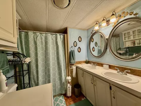 Bath - 11 Jacques Ln, Windham, ME 04062 photo 1 of 1