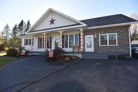 9 Morin Ave, Fort Kent, ME 04743