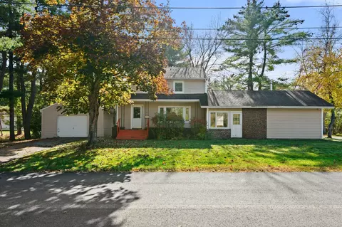 10 Charles St, Orono, ME 04473