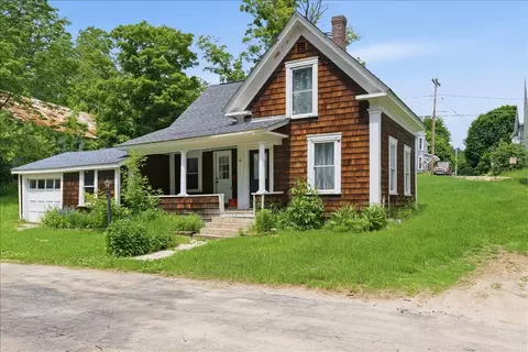 16 Depot St, West Paris, ME 04289