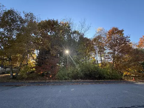 16 Huard Ave, Auburn, ME 04210