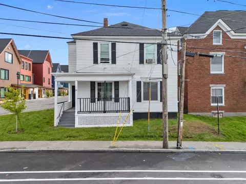 89 Pine St, Lewiston, ME 04240