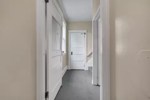 Entry Way - 89 Pine St, Lewiston, ME 04240 photo 1 of 7