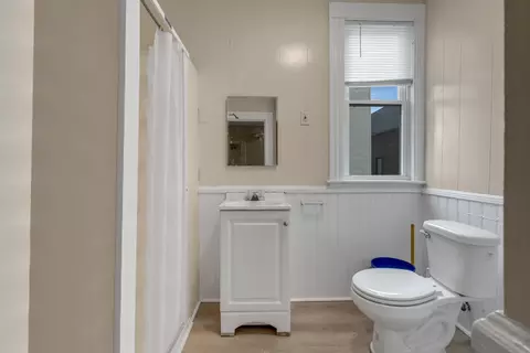 Bath - 89 Pine St, Lewiston, ME 04240 photo 3 of 4
