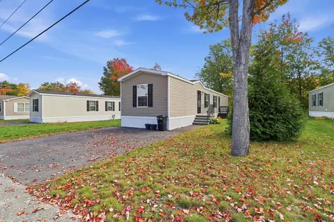 7 Bickford Dr, Lisbon, ME 04250