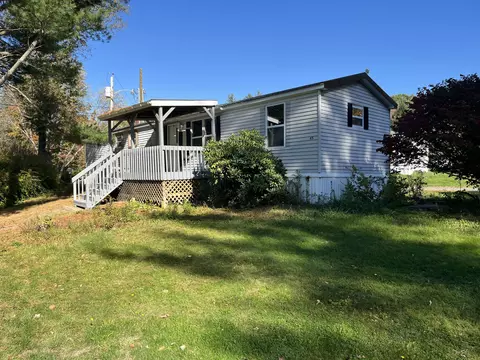 45 Chestnut Dr, Poland, ME 04274