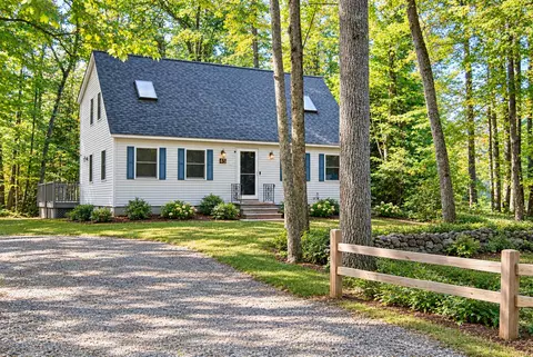 45 Keystone Dr, Waterboro, ME 04061