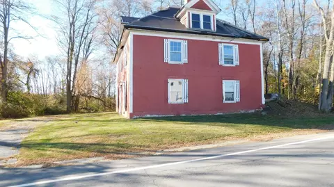 52 E Madison Rd, Skowhegan, ME 04976