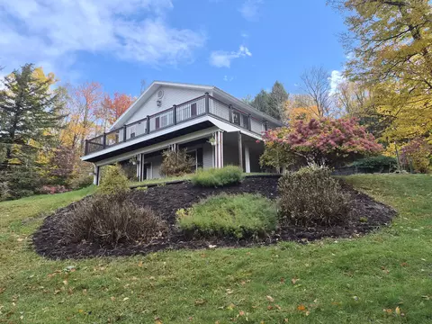 121 Johnson Hts, Farmington, ME 04938